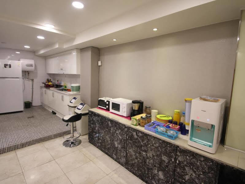 Bingo Hostel Insadong Seoul Exterior photo