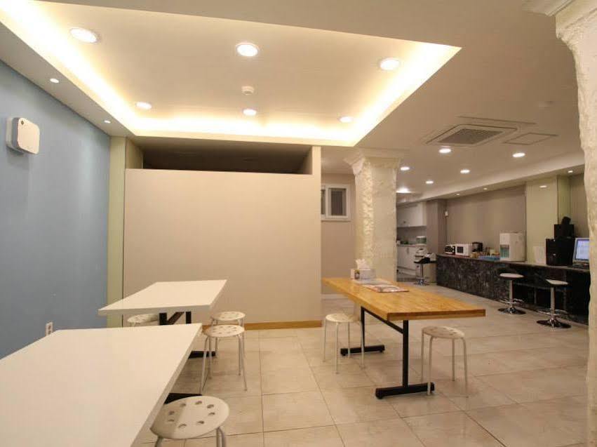 Bingo Hostel Insadong Seoul Exterior photo