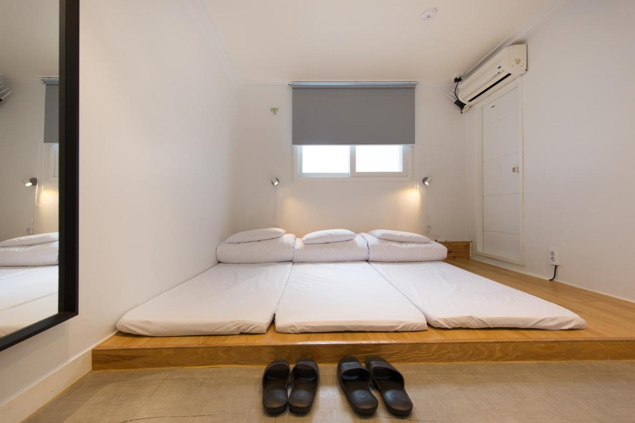Bingo Hostel Insadong Seoul Exterior photo